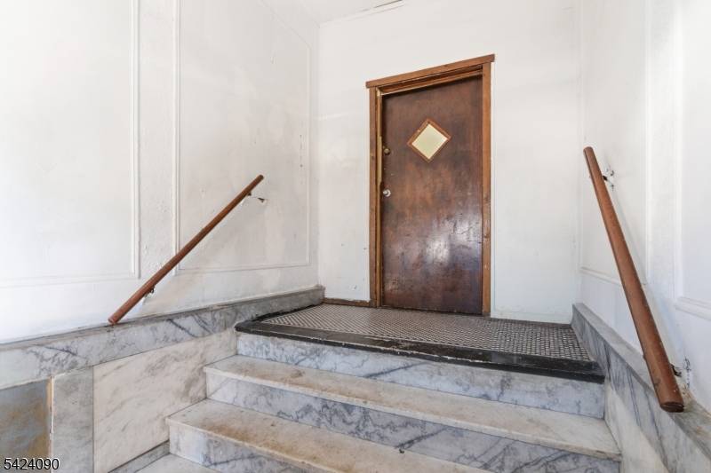 316 Ellery Ave, Newark City, NJ 07106