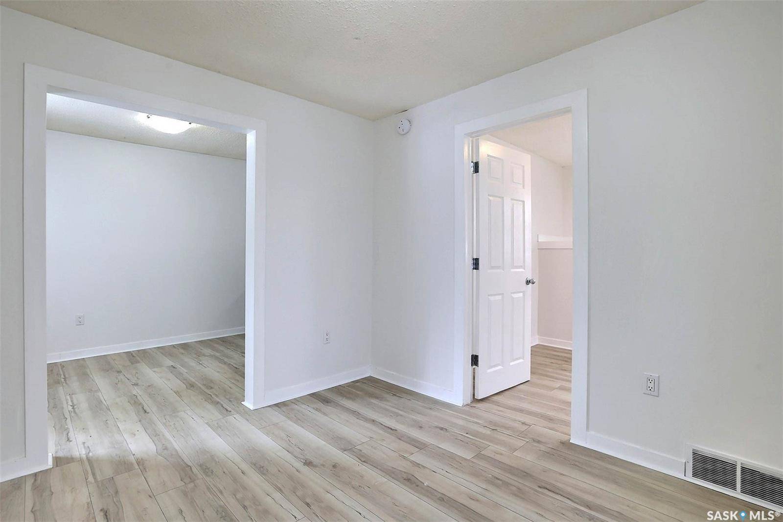 767 ELPHINSTONE STREET, Regina, SK S4T 3L3