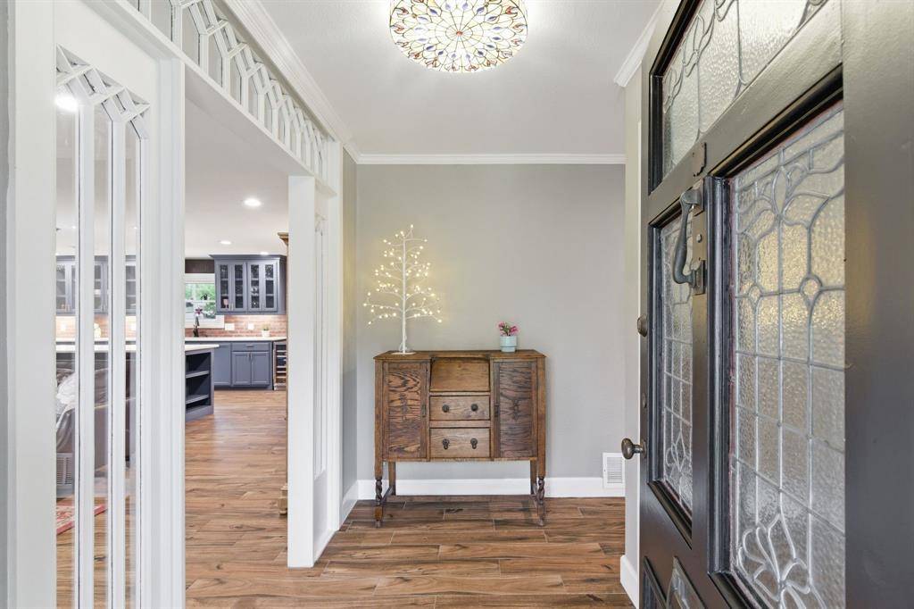 1912 Sunnybrook Drive, Irving, TX 75061