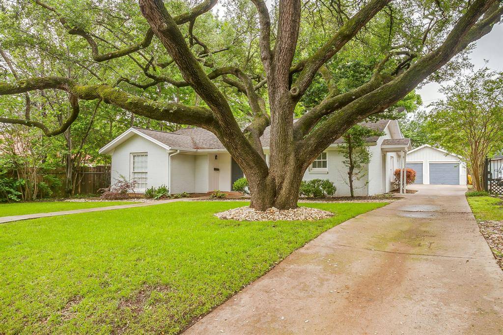 2013 Huntington Lane, Fort Worth, TX 76110