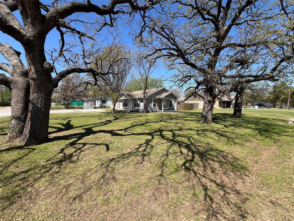 300 W 4th Street, Springtown, TX 76082