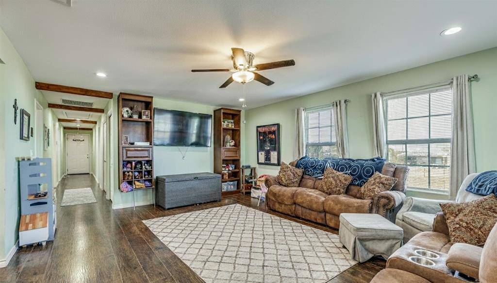 113 Mccrae Lane, Boyd, TX 76023