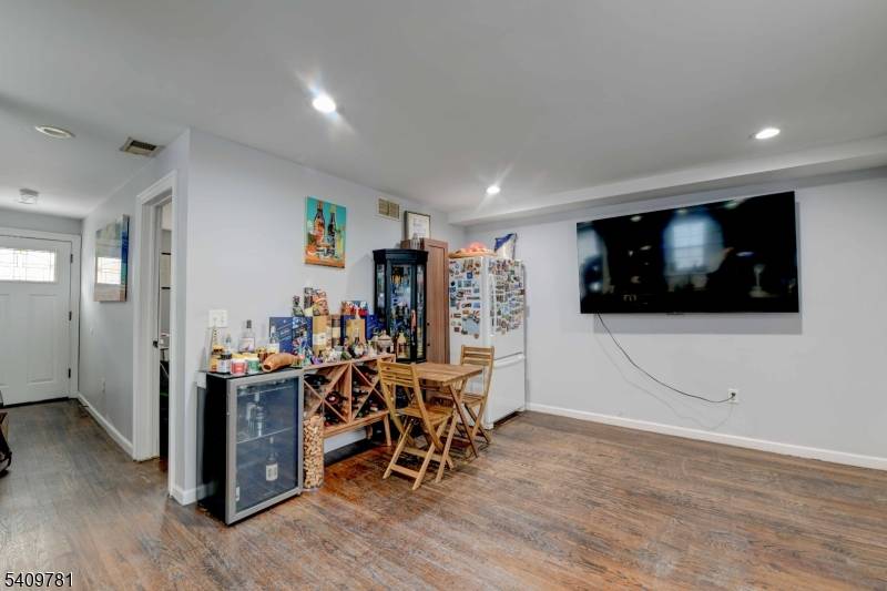 188 Pennington St, Newark City, NJ 07105