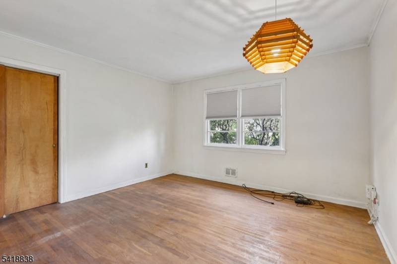 24 Pearl St, Summit City, NJ 07901