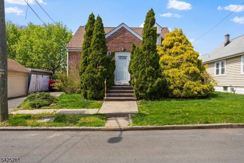 35 Melbourne Ct, Woodbridge Twp., NJ 07095