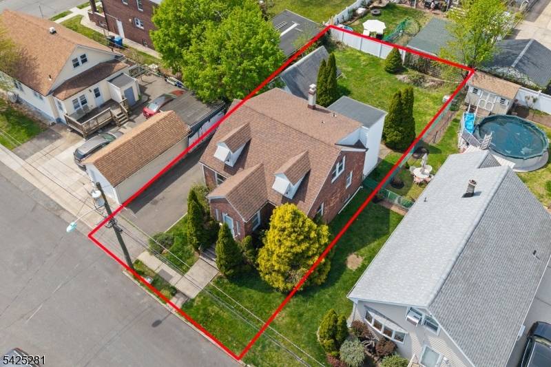 35 Melbourne Ct, Woodbridge Twp., NJ 07095