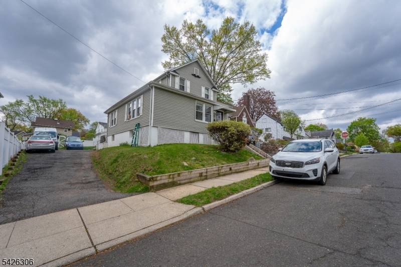 100 Washington Pl, Teaneck Twp., NJ 07666