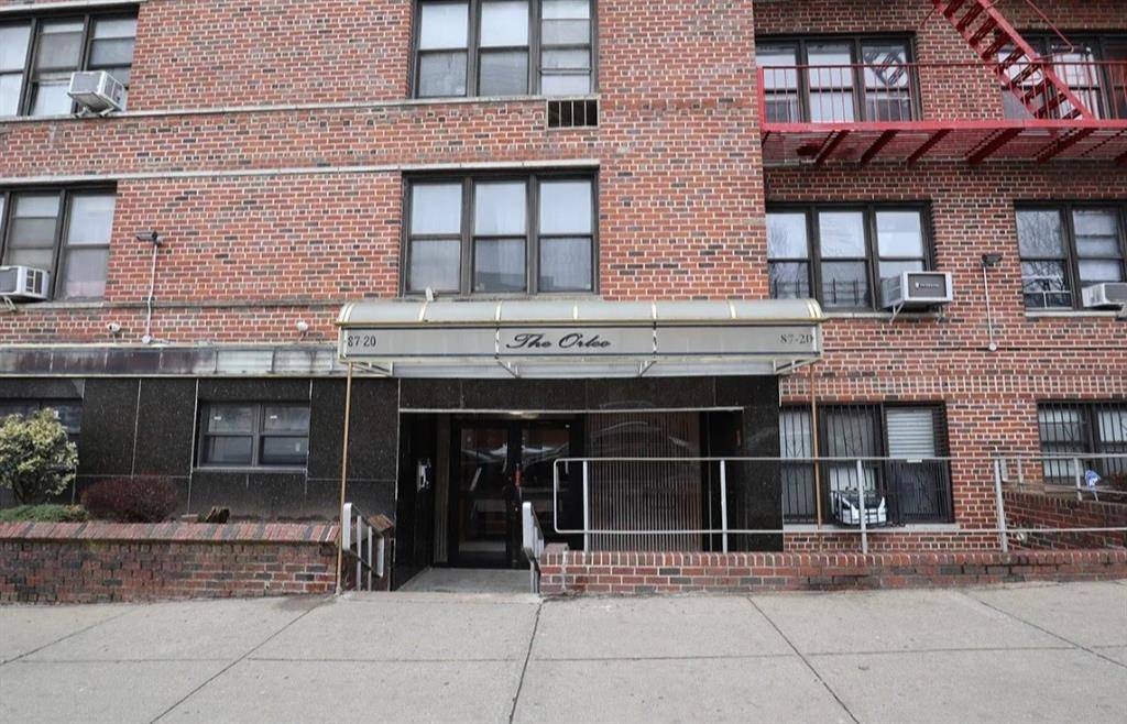 8712 175th ST, Queens, NY 11432