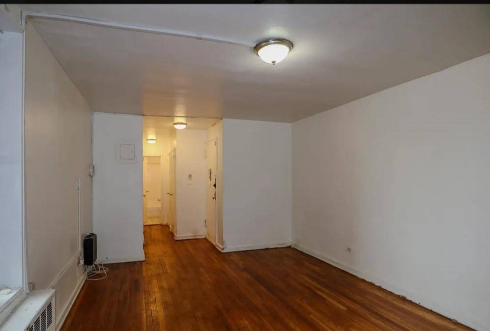 8712 175th ST, Queens, NY 11432