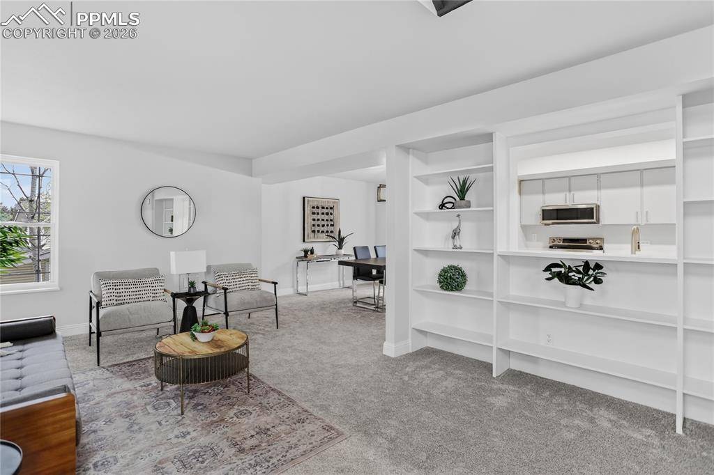 6060 Mach-1 DR, Colorado Springs, CO 80918