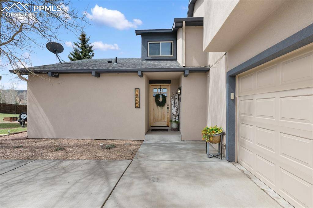 1860 Blackfoot TRL, Woodland Park, CO 80863