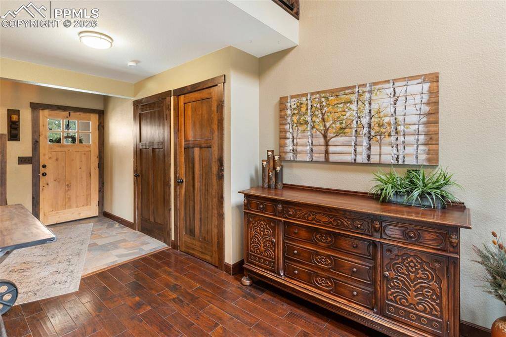 1860 Blackfoot TRL, Woodland Park, CO 80863