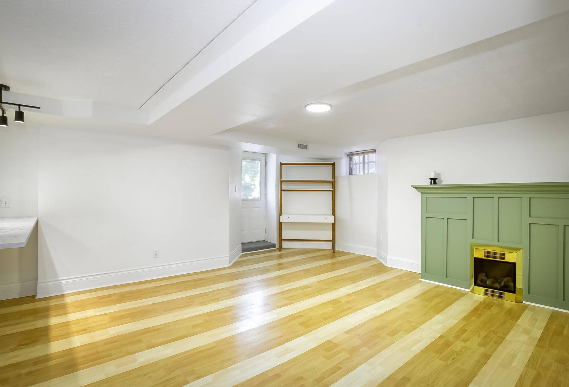 146 Madison AVE #Lower, Toronto C02, ON M5R 2S5