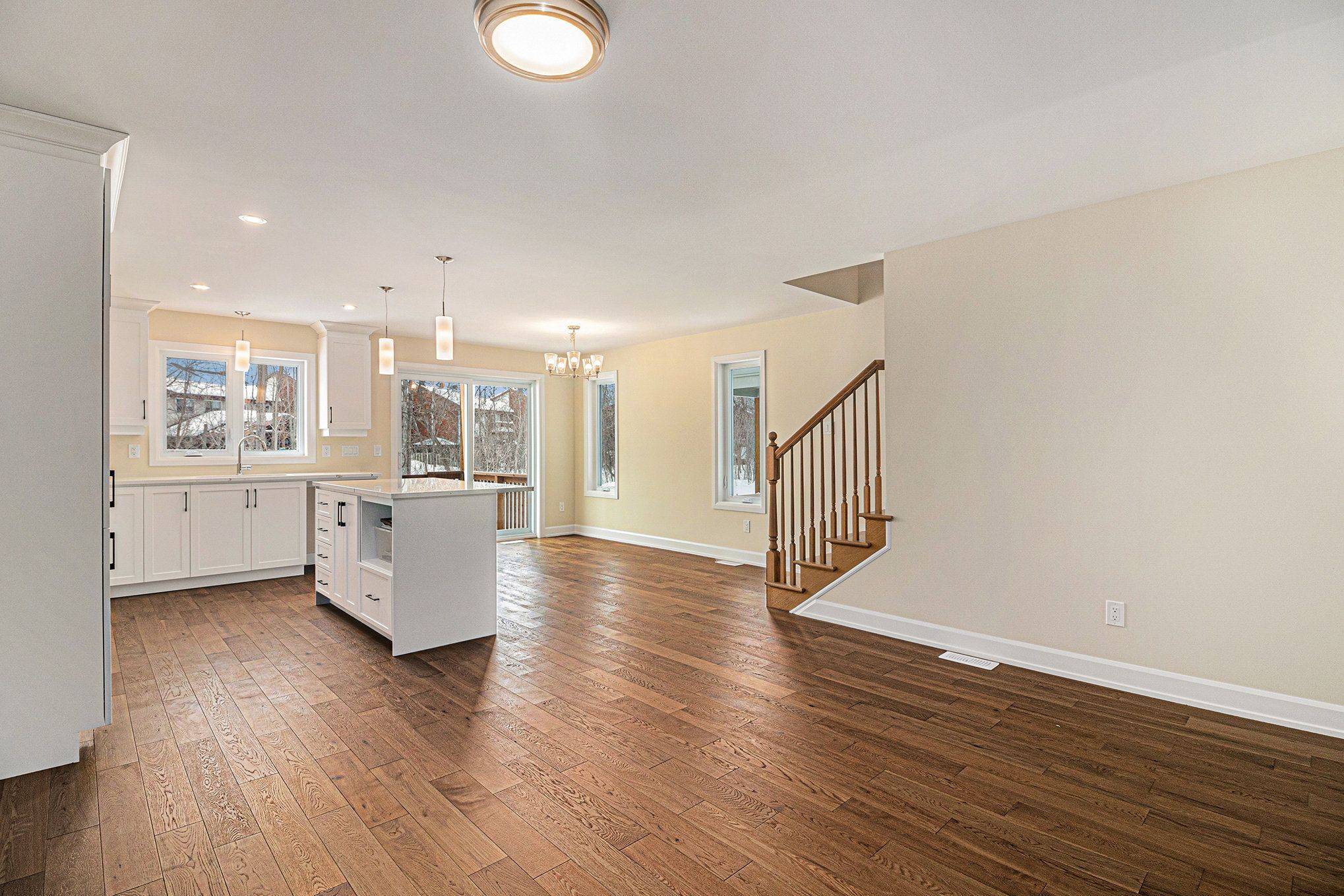 355 VOYAGEUR PL, Russell, ON K0A 1W0