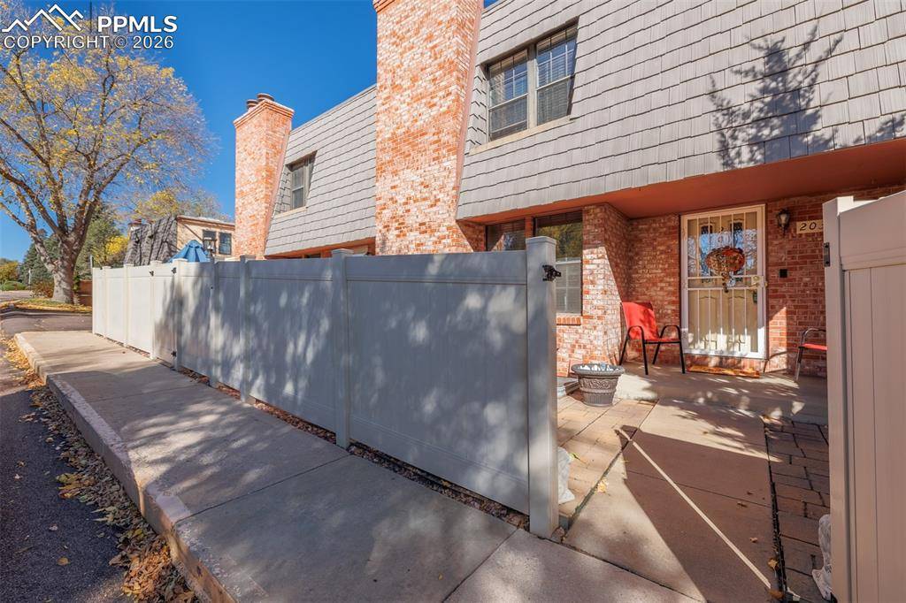 2035 Sussex LN, Colorado Springs, CO 80909