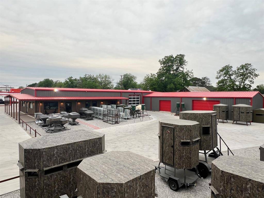 401 E Central Avenue, Comanche, TX 76442