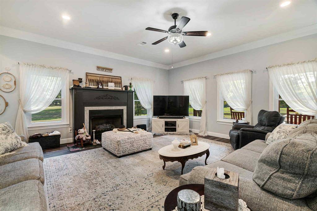 2205 County Road 44600, Blossom, TX 75416