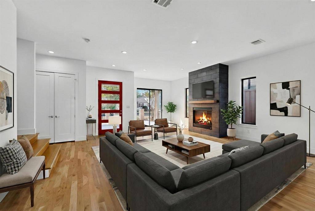 4521 Cowan Avenue, Dallas, TX 75209