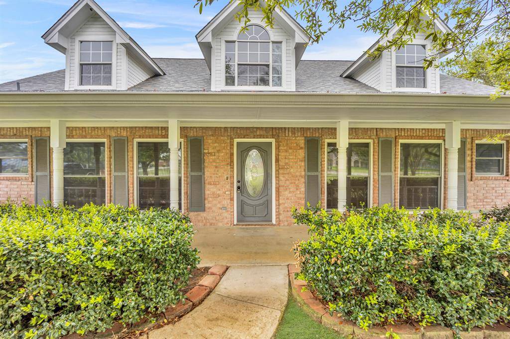 1090 Oak Hollow Lane, Combine, TX 75159