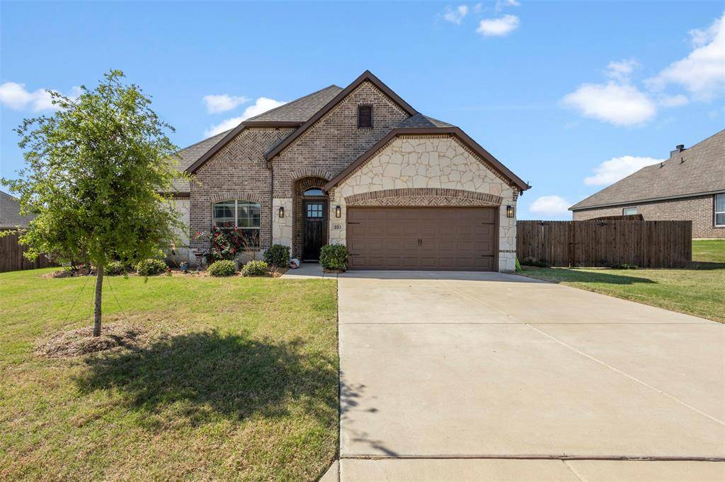 221 Prairie Dog Drive, Godley, TX 76044
