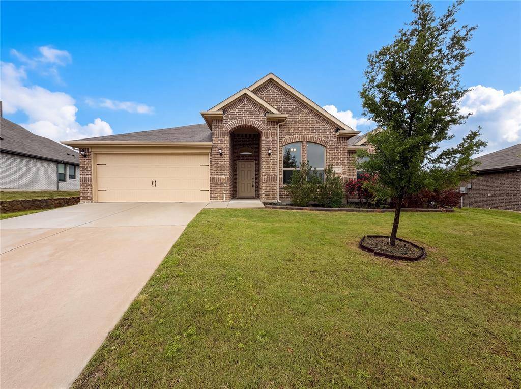 1631 Glade Meadows Drive, Burleson, TX 76058
