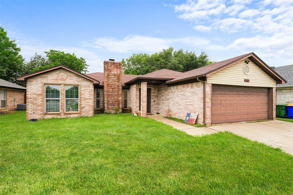6117 Courtside Drive, Watauga, TX 76148