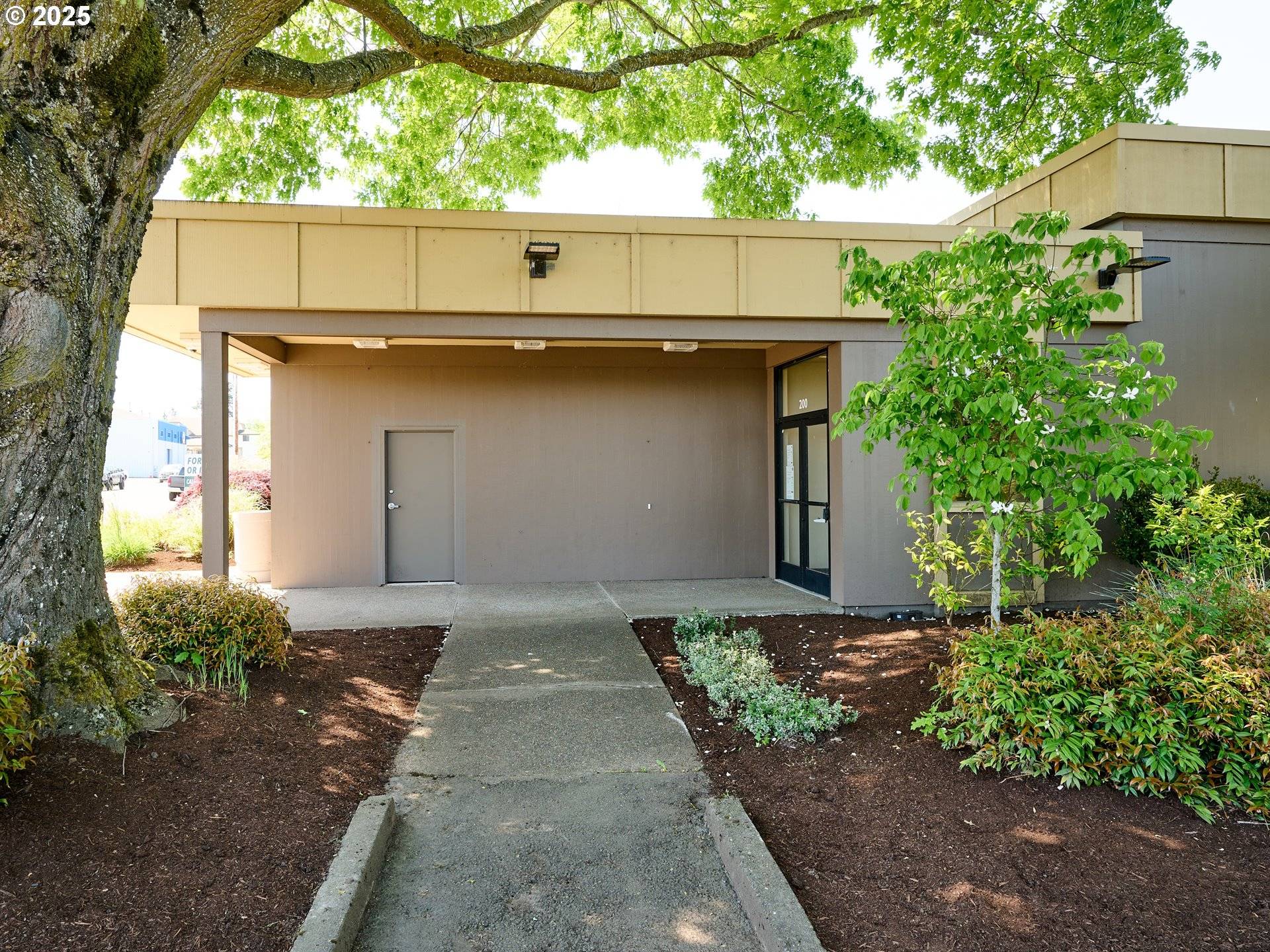 200 CENTER AVE, Molalla, OR 97038