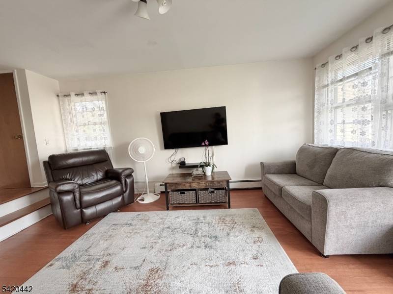 2 Sunnyside Pl, Verona Twp., NJ 07044