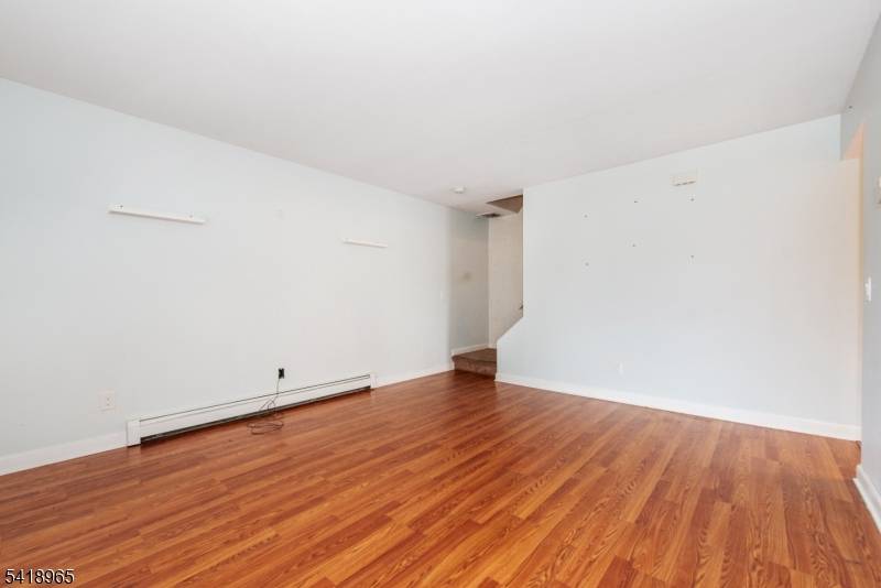 197 Fort Lee Rd, Teaneck Twp., NJ 07666