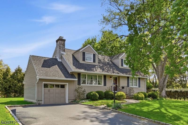 217 Jeffer St, Ridgewood Village, NJ 07450