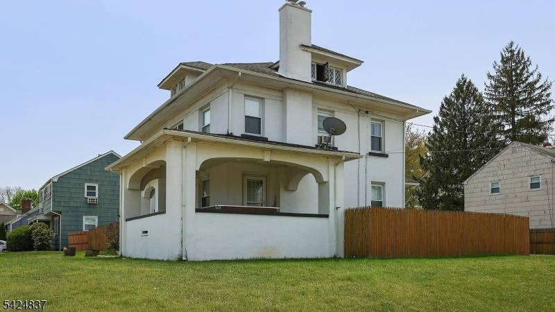260 S Washington Ave, Dunellen Boro, NJ 08812