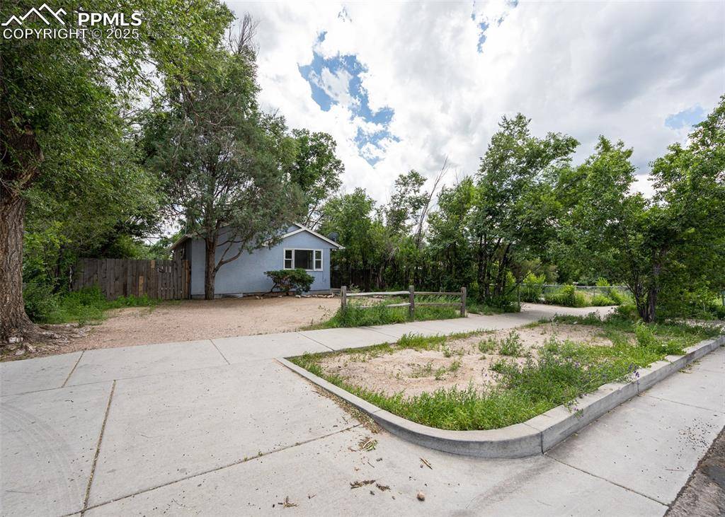 909 E Costilla ST, Colorado Springs, CO 80903