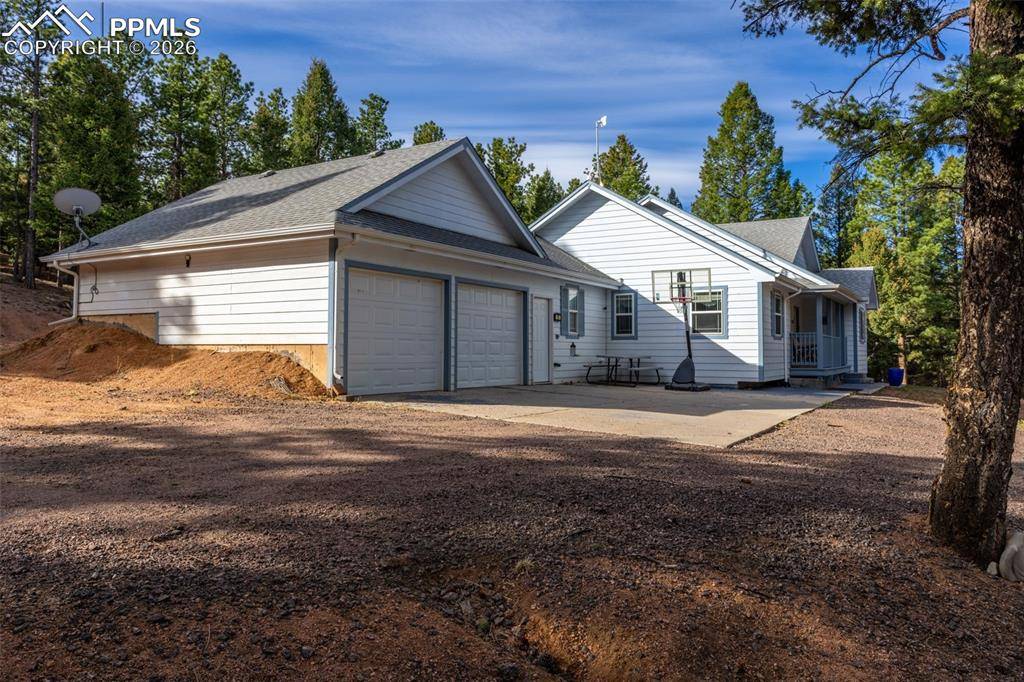 16 Spruce CIR, Woodland Park, CO 80863