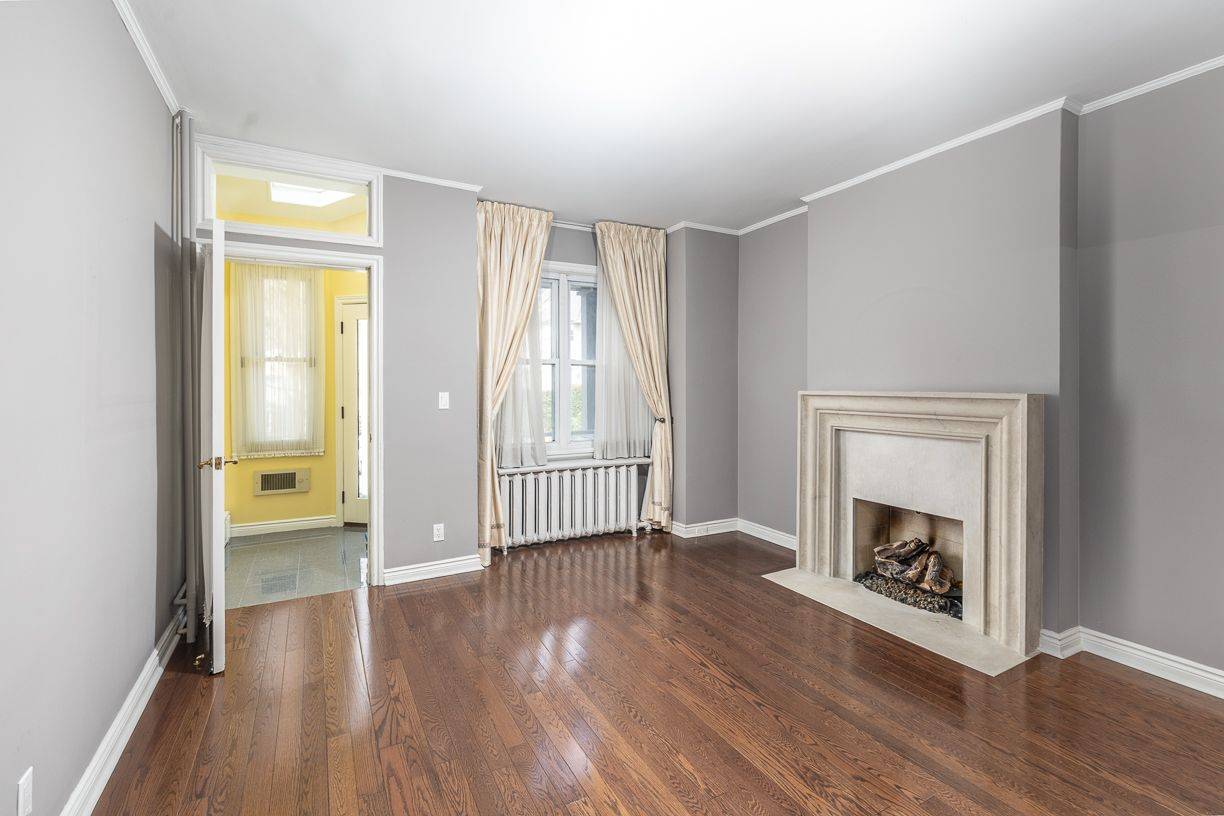 57 Gormley AVE, Toronto C02, ON M4V 1Y9