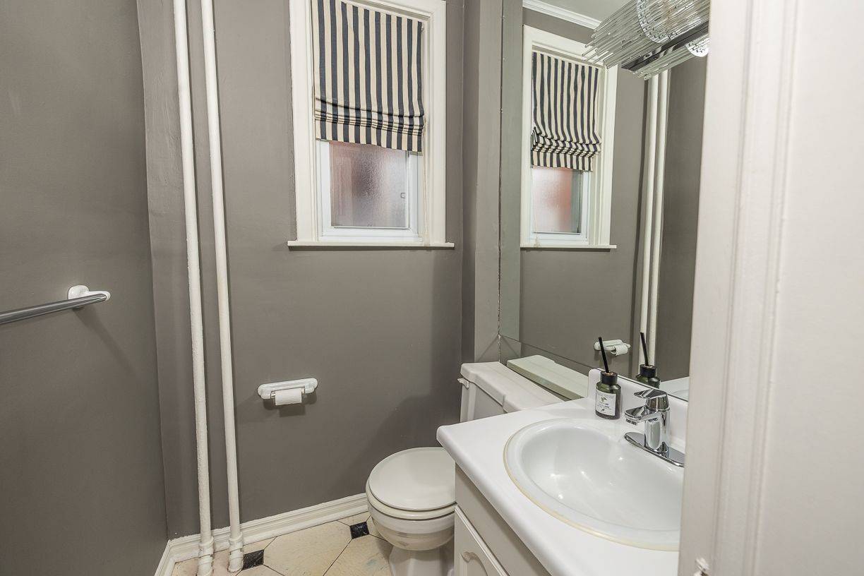 57 Gormley AVE, Toronto C02, ON M4V 1Y9