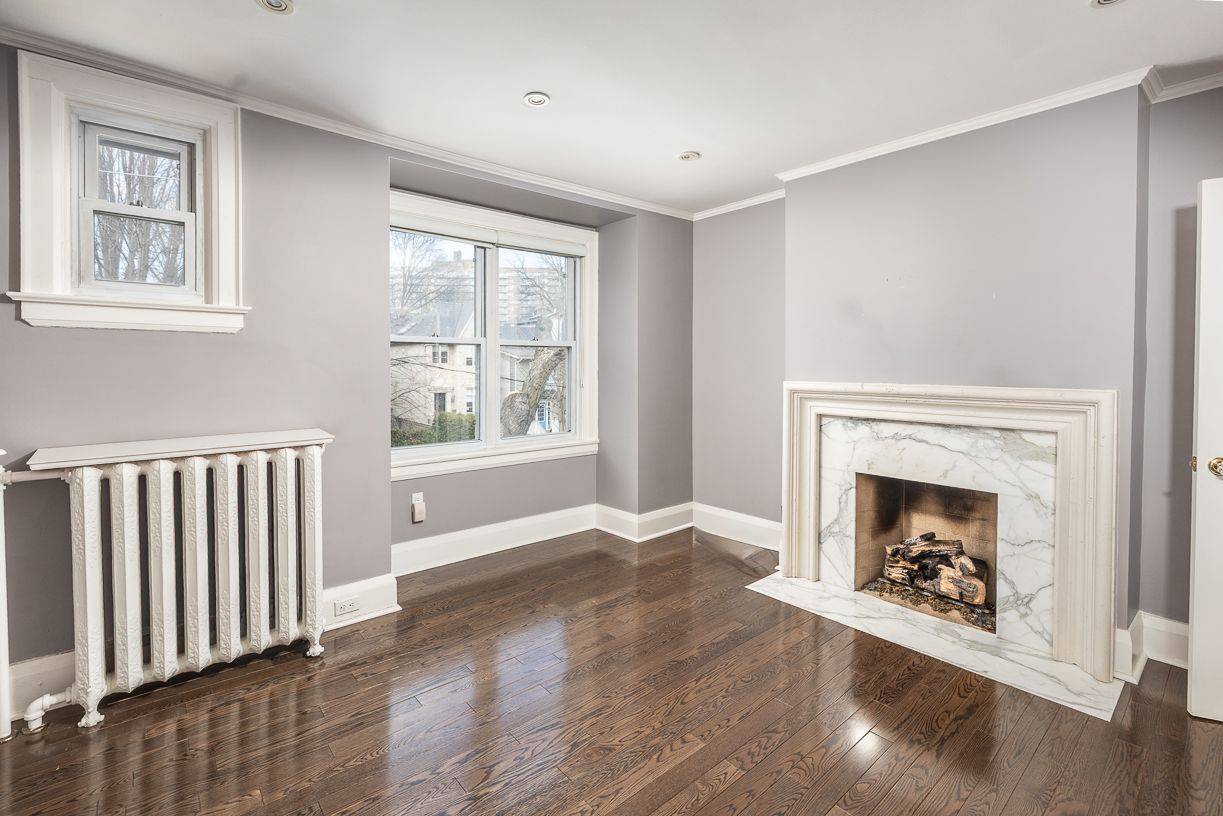 57 Gormley AVE, Toronto C02, ON M4V 1Y9
