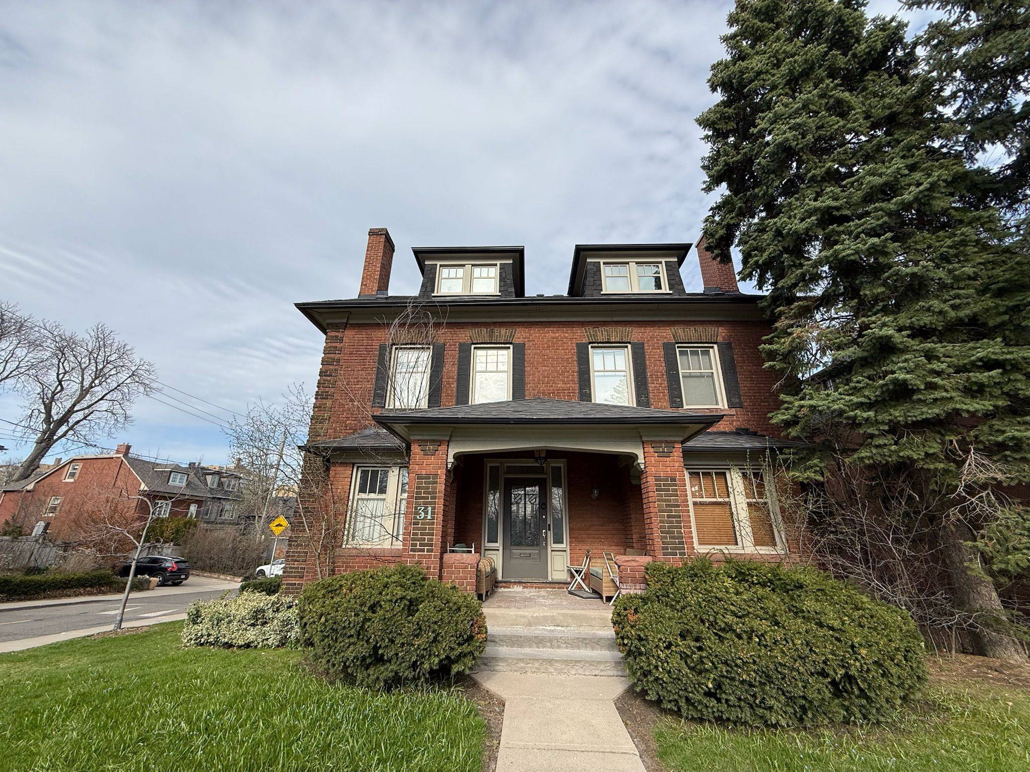 31 Oriole Pkwy, Toronto C02, ON M4V 2C9