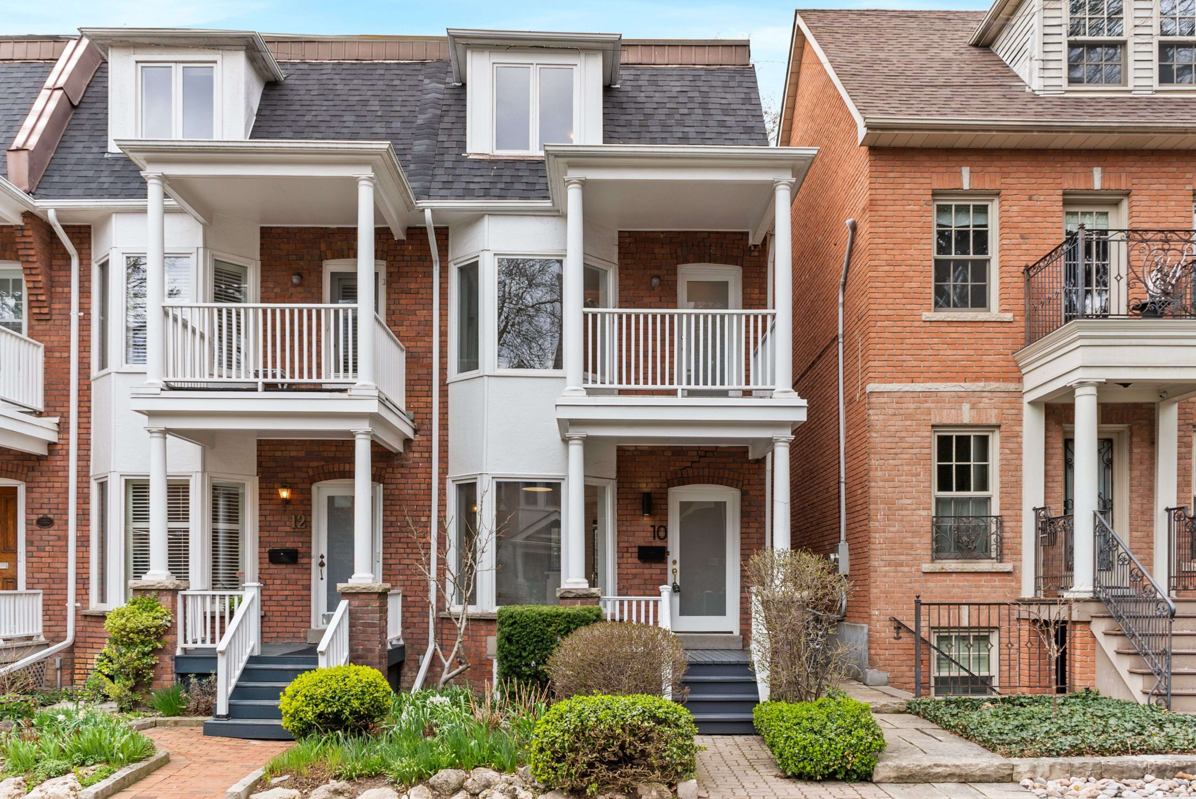 10 Gibson AVE, Toronto C02, ON M5R 1T5