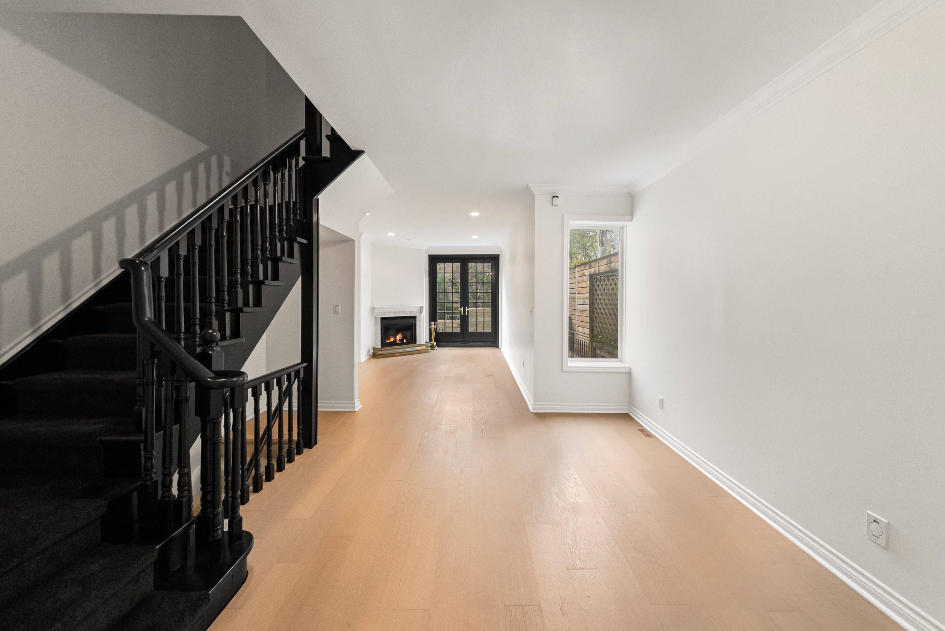 10 Gibson AVE, Toronto C02, ON M5R 1T5