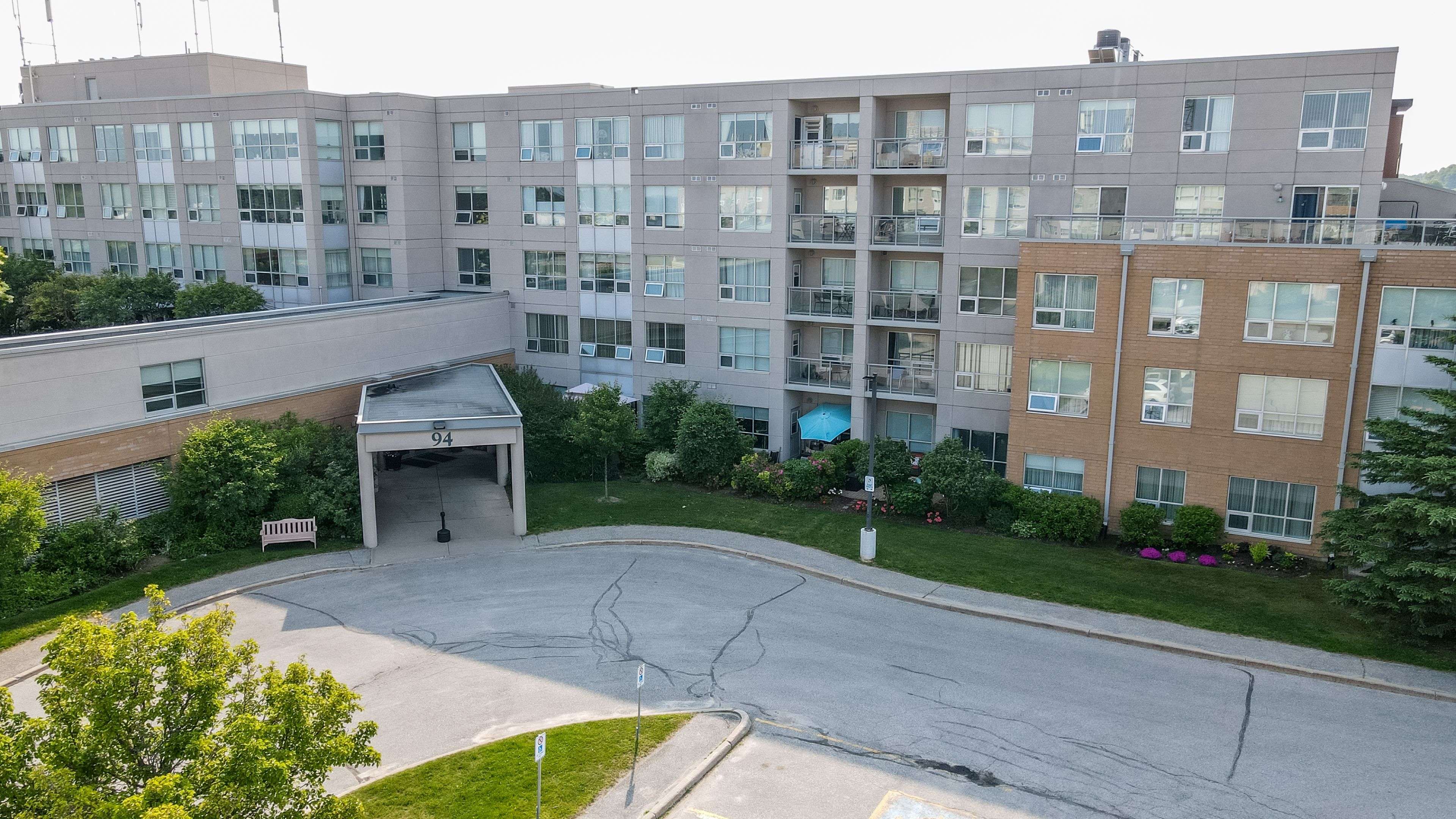 94 Dean AVE #417, Barrie, ON L4N 0M3