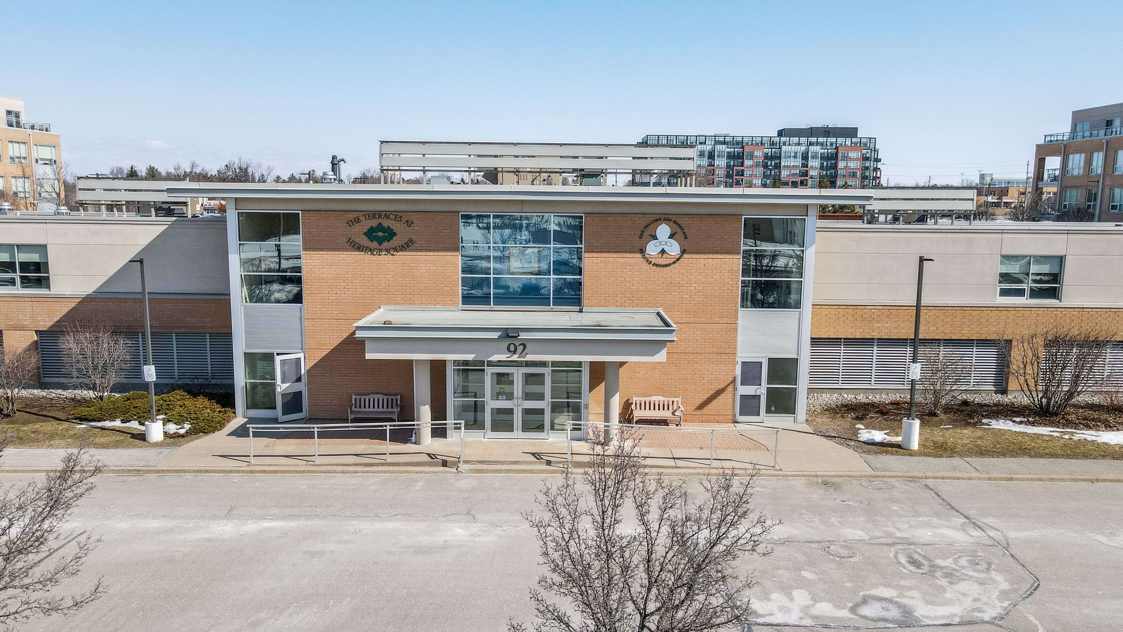 94 Dean AVE #417, Barrie, ON L4N 0M3