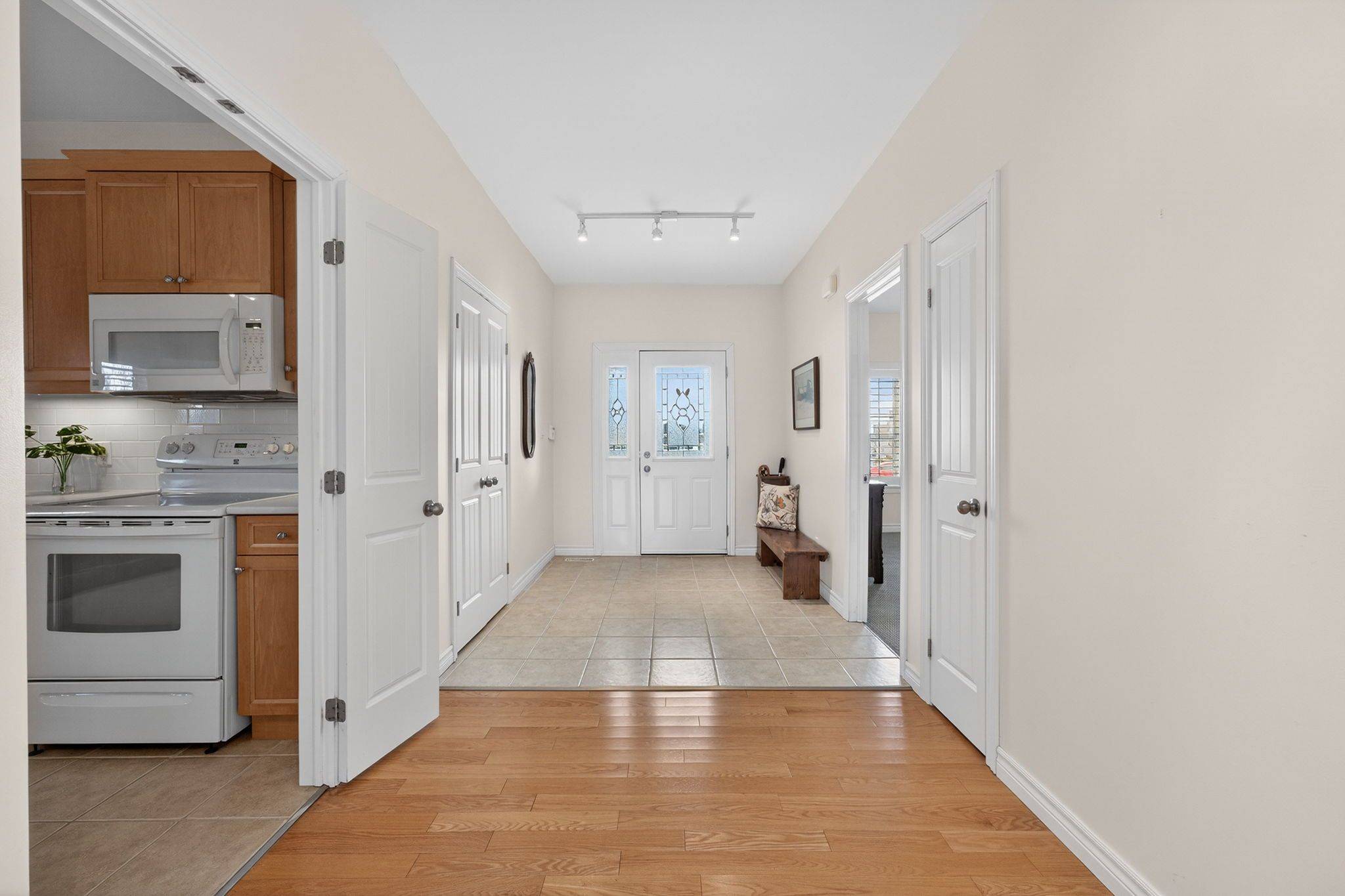 45 Maplehurst CRES, Prince Edward County, ON K0K 3L0