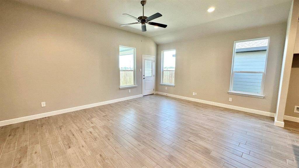 10624 ZIRCON Lane, Fort Worth, TX 76036