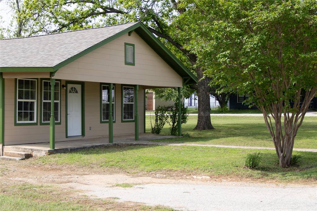 311 Spann Street, Bangs, TX 76823