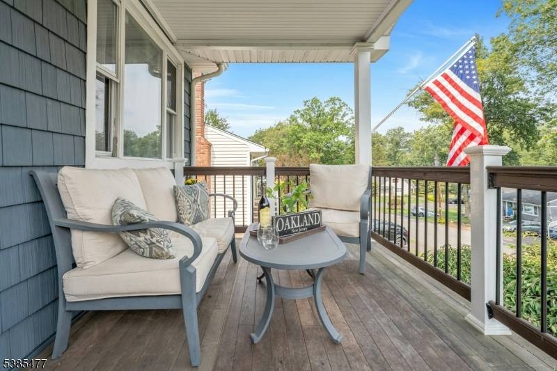 22 Bannehr St, Oakland Boro, NJ 07436