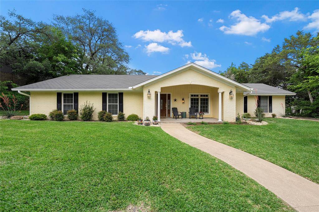 9907 Forest View Drive, Woodway, TX 76712