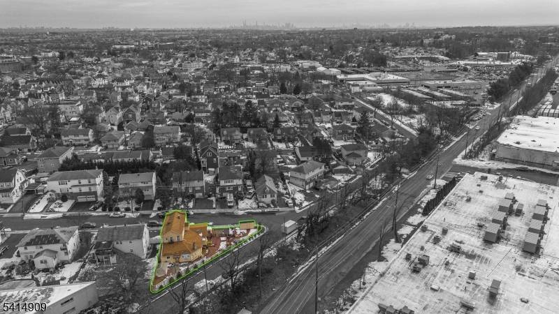 28 Butler St, Clifton City, NJ 07011