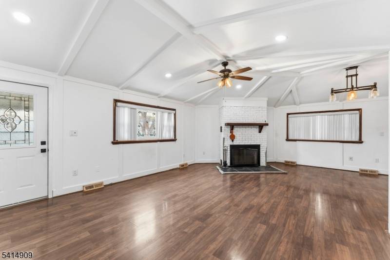 28 Butler St, Clifton City, NJ 07011