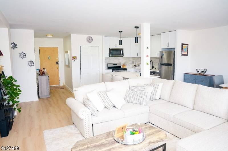 276 Prospect St #5E, East Orange City, NJ 07017