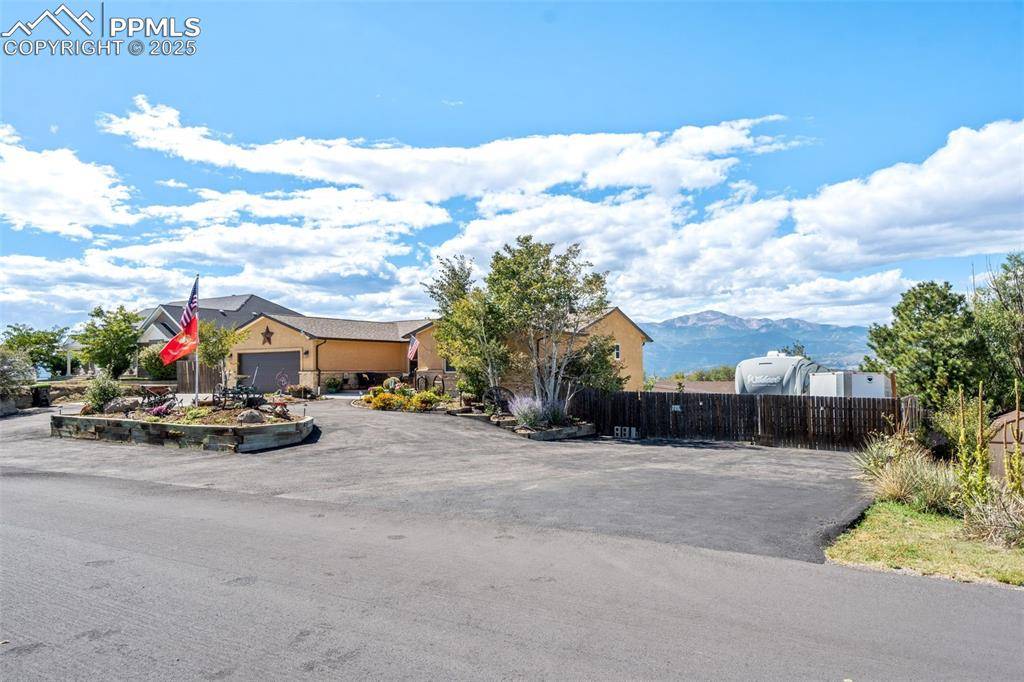 5160 Sapphire DR, Colorado Springs, CO 80918